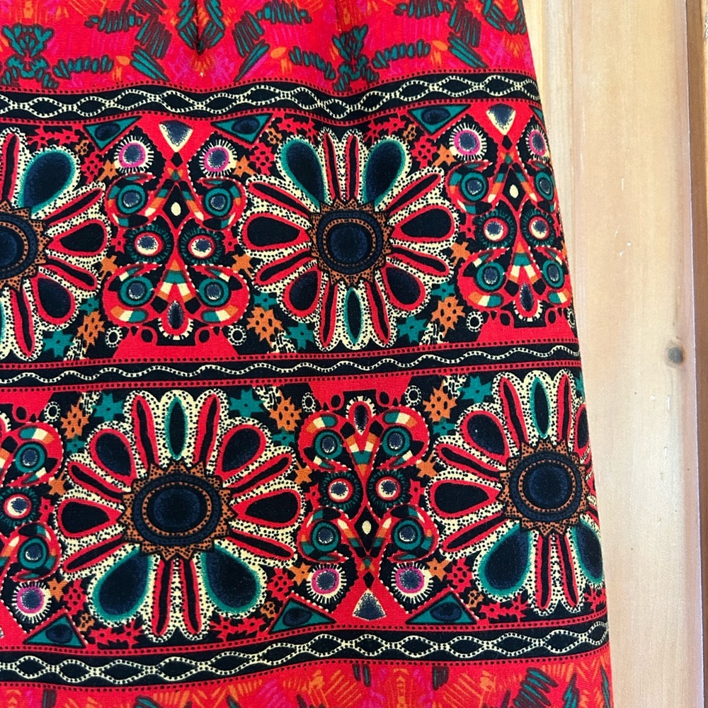 Molly Bracken skirt, red/green/black print, side zip, lined, NWOT, size S - Picture 2 of 2